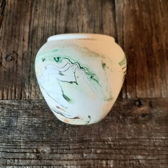 Vintage Nemadji Pottery Swirl Vase, 4" T - Picture 4 of 8
